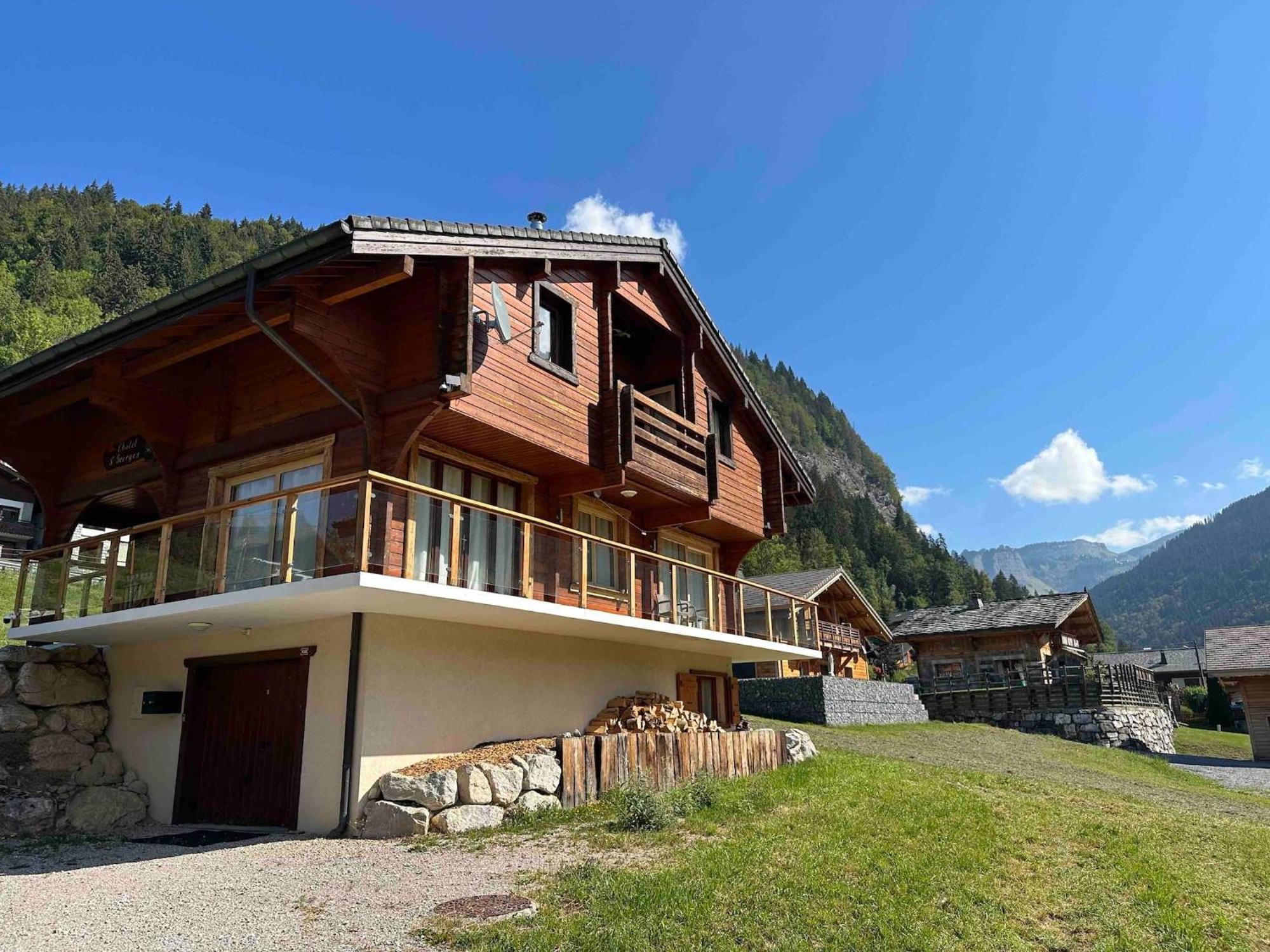 Chalet Le Saint Georges, Morzine, Proche Centre Luaran gambar