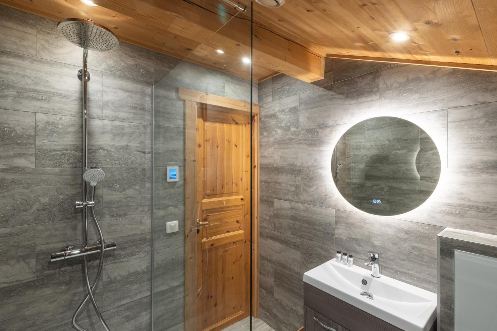 Chalet Le Saint Georges, Morzine, Proche Centre Luaran gambar